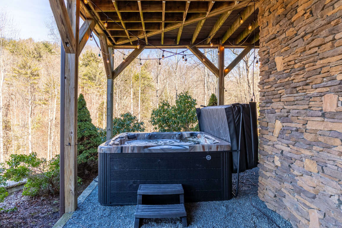 Mountain Getaway Cabin in Lenoir, NC 4 Bedrooms Sleeps 10 Find