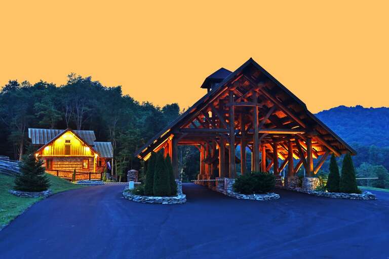 COMMUNITY AMENITIES- EAGLES NEST ENTRANCE COMMUNITY AMENITIES- EAGLES NEST ENTRANCE