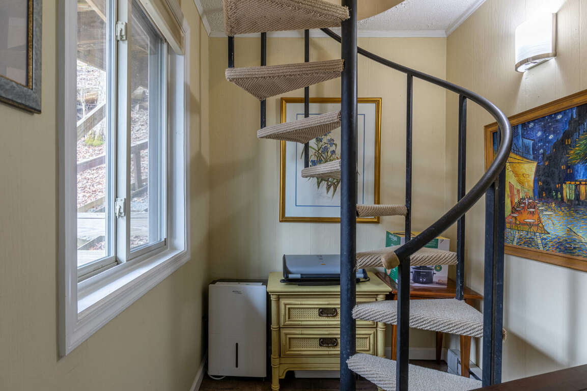 Sugars Edge Luxury Treehouse in Banner Elk, NC 2 Bedrooms