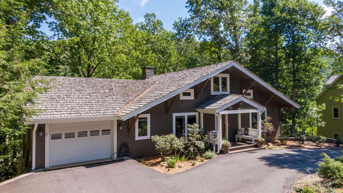 Tranquility at Hound Ears Spacious 5 Bedroom Vacation Rental in Boone