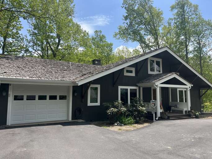 Tranquility at Hound Ears Spacious 5 Bedroom Vacation Rental in Boone