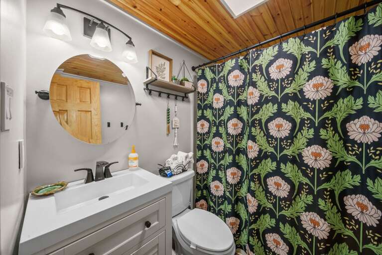 Black Bear Shack & Sauna