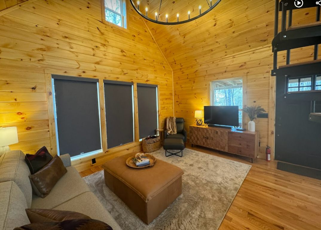 Retreat at Riverbend West Jefferson, NC 1 Bedroom Cabin Sleeps 4 Guests