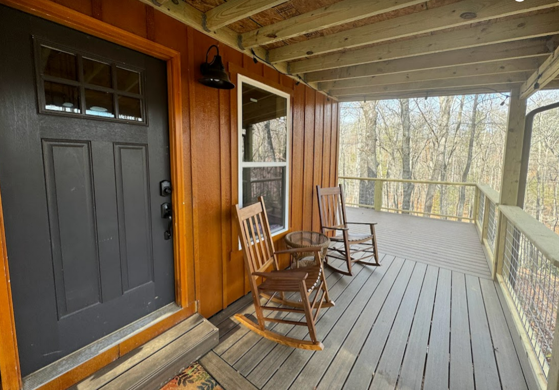 Retreat at Riverbend West Jefferson, NC 1 Bedroom Cabin Sleeps 4 Guests