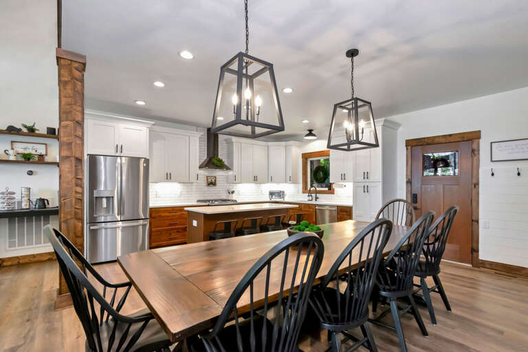 Dining space, kitchen & coffee bar