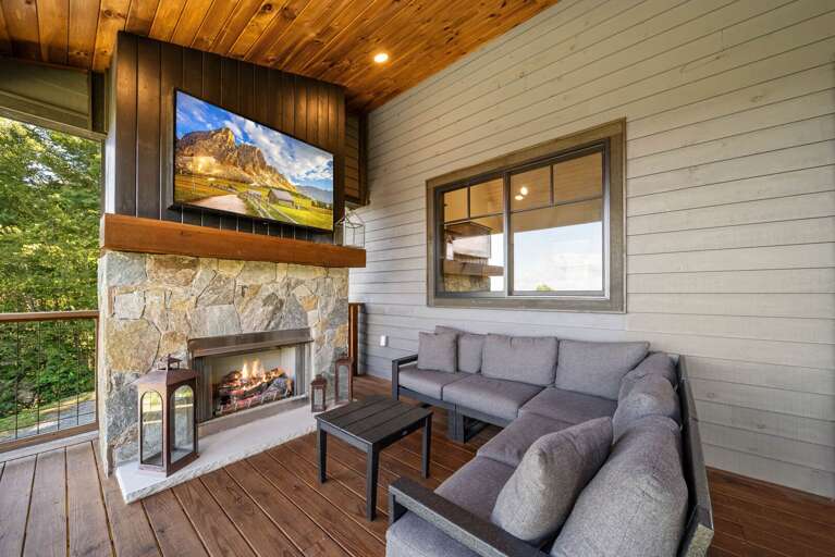 The Tipsy Bear at Eagles Nest