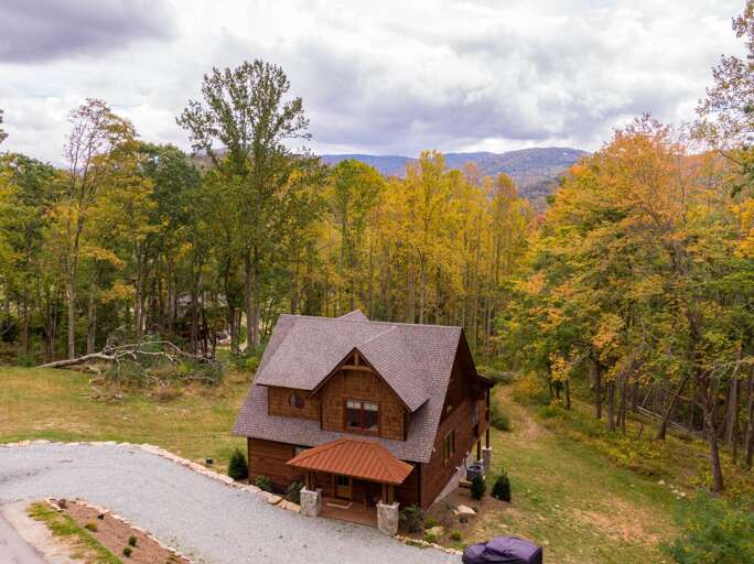 Bear Down Lodge at Eagles Nest