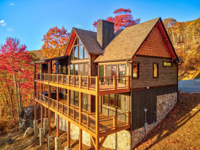 Yeti Lookout At Eagles Nest