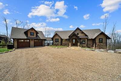 Blue Sky Lodge at Eagles Nest