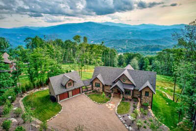 Blue Sky Lodge at Eagles Nest