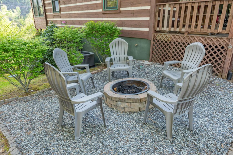 Lions Den Cabin