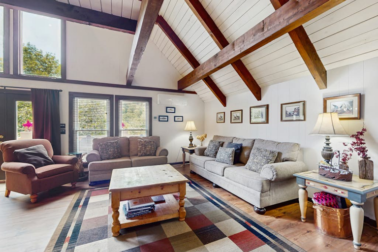 Kick back and enjoy each others' company in the open and airy living area!