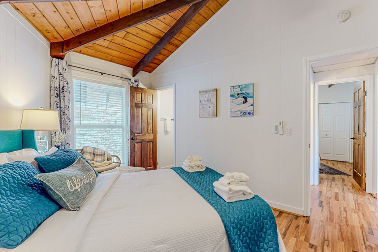 Cozy up and head for dreamland in the Queen bed!