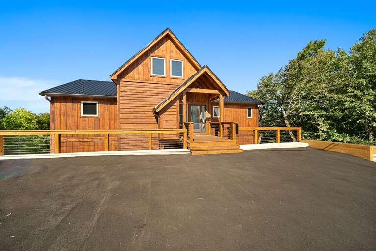 Flat driveway with ample parking