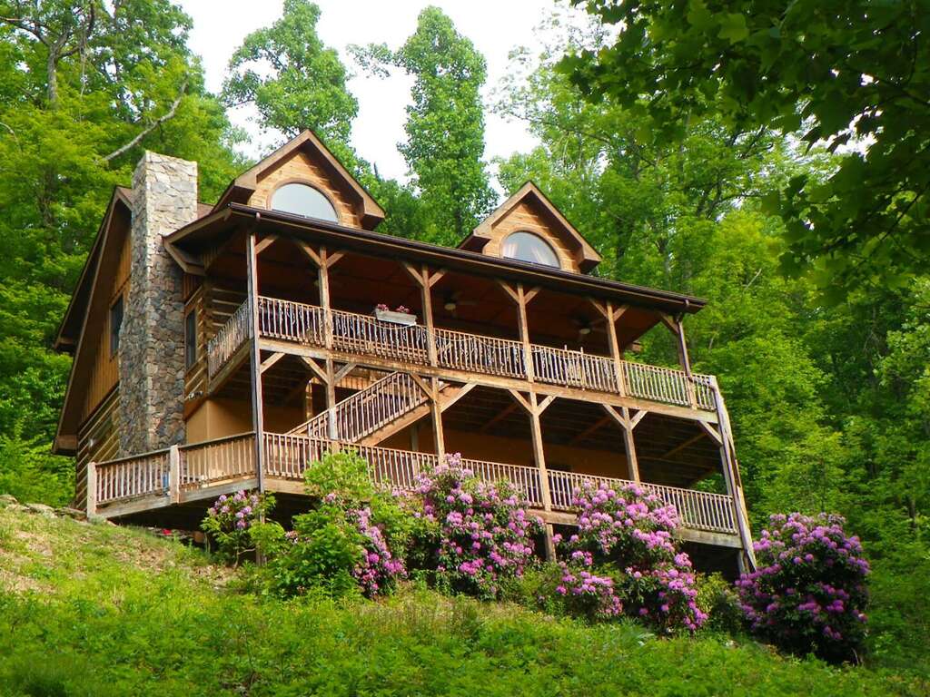 2 Cubs Cabin Log Cabin in Blowing Rock, NC 4 Bedrooms