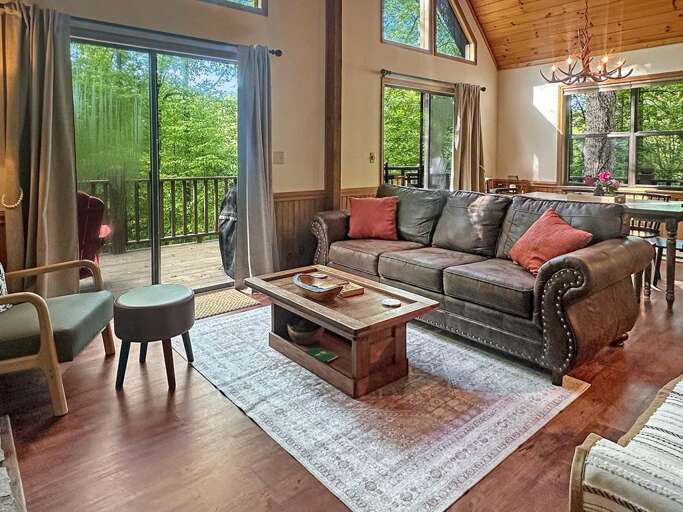 Twin Pines Great Room 4