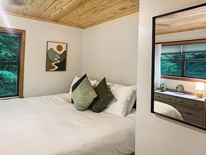 Twin Pines main level king bedroom 1