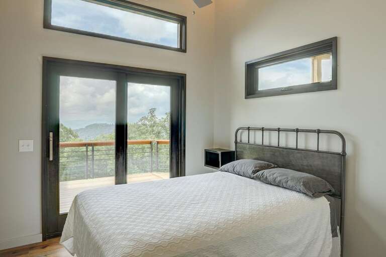 Sunset Falls - queen bedroom 2