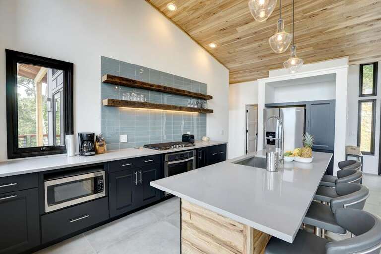 Sunset Falls - kitchen2