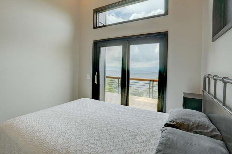 Sunset Falls - queen bedroom