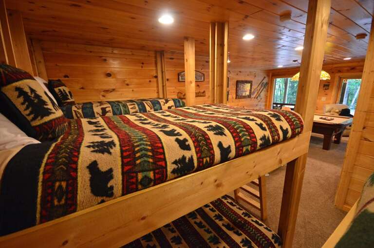 Basement - Bunk Beds Sleep 6
