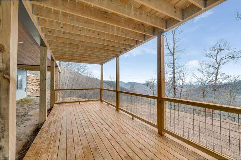 Lower level deck hot tub