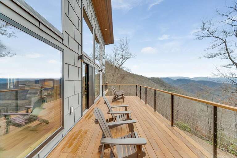 Main deck with exceptional long-range view