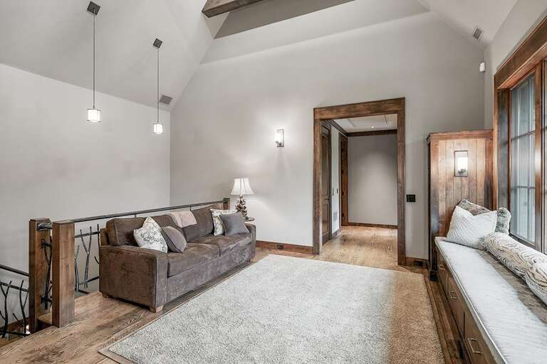 upstairs sitting loft between bedrooms