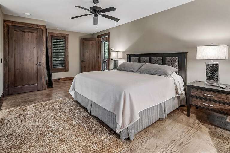 guesthouse right bedroom is king size