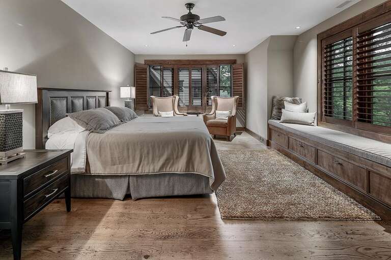 right side king bedroom of guesthouse