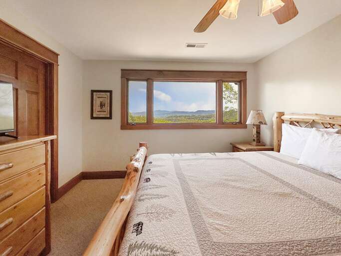 upstairs king bedroom