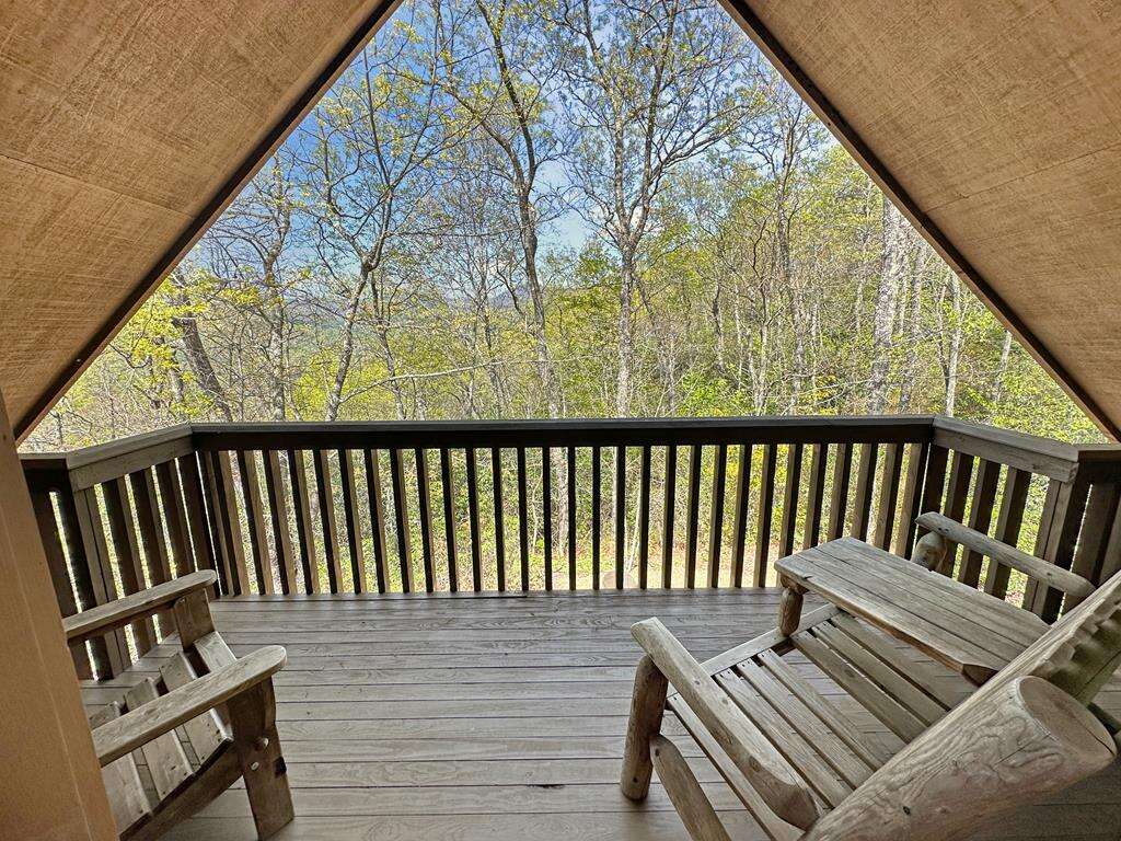 Bear Necessities 2 Bedroom Cabin Rental in Sylva, NC Sleeps 6