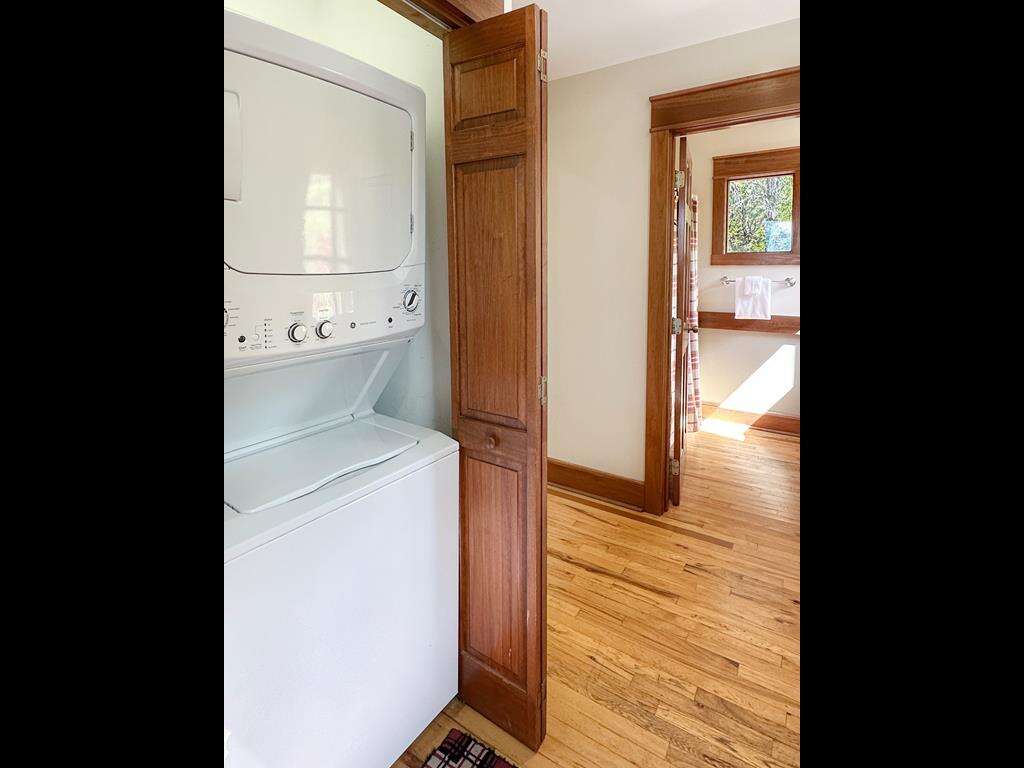 Bear Necessities 2 Bedroom Cabin Rental in Sylva, NC Sleeps 6