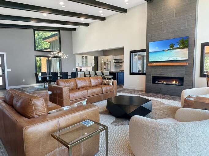 The Overlook - living room 1