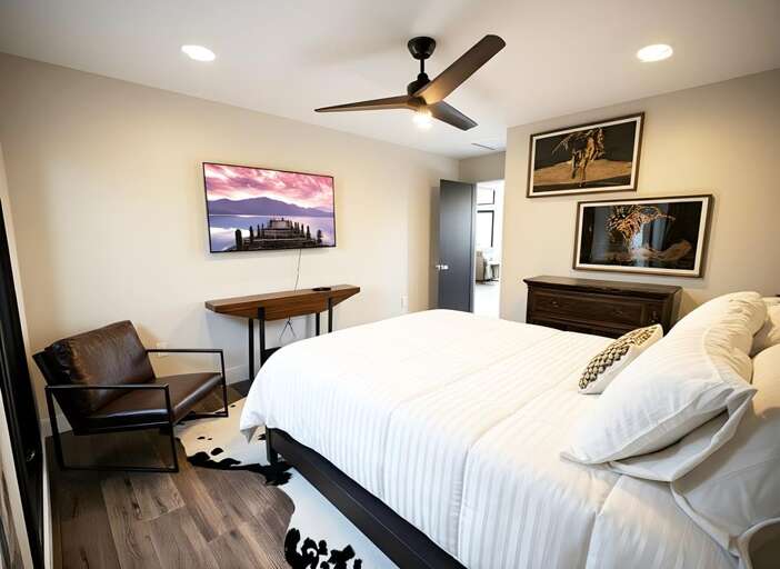 The Overlook - bedroom #2 queen 2a