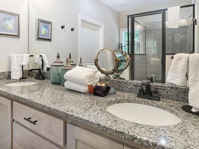 Little Bear - master bathroom 1