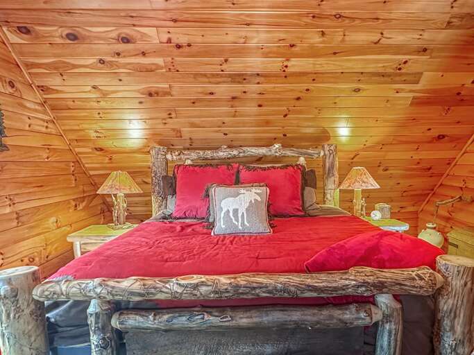 Mountain Ridge king upper level bedroom