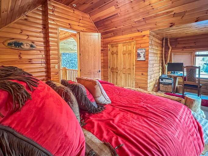 Mountain Ridge king upper level bedroom 2