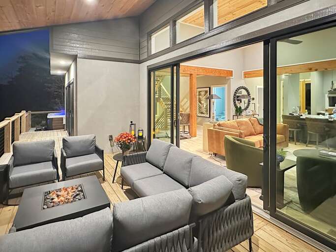 Dragonfly - covered patio 1 Dragonfly - covered patio 1