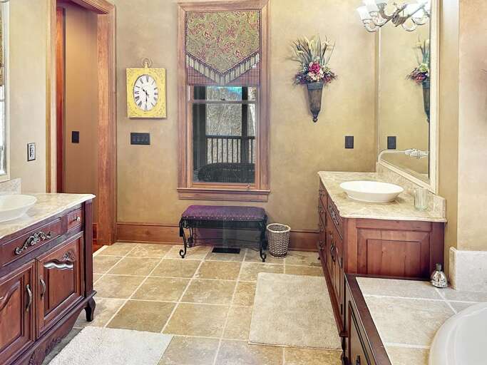 Trails End - main level king bathroom Trails End - main level king bathroom