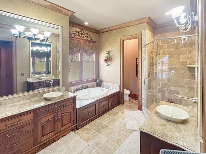 Trails End - main level king bath 2 Trails End - main level king bath 2