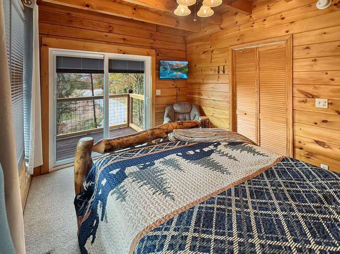 Queen Bedroom 2.2