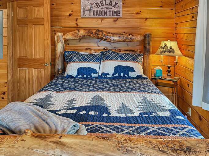 Queen Bedroom 2.3 Queen Bedroom 2.3