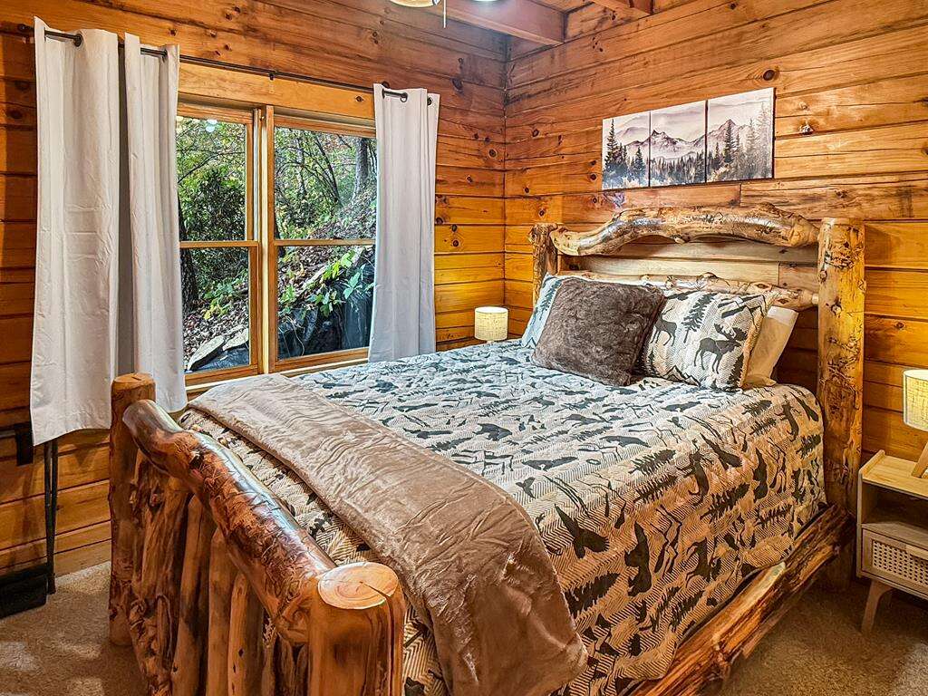 Queen Bedroom 1.1 Queen Bedroom 1.1