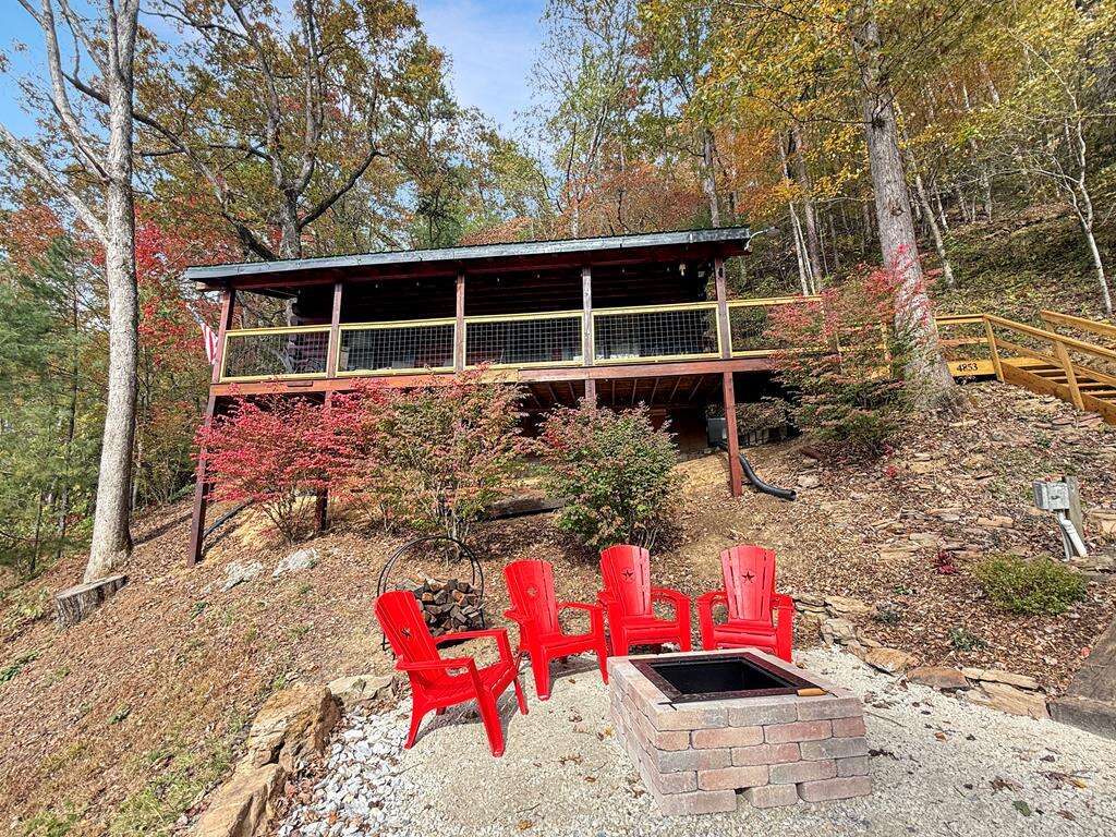 UnBearably Cozy Exterior 1 UnBearably Cozy Exterior 1