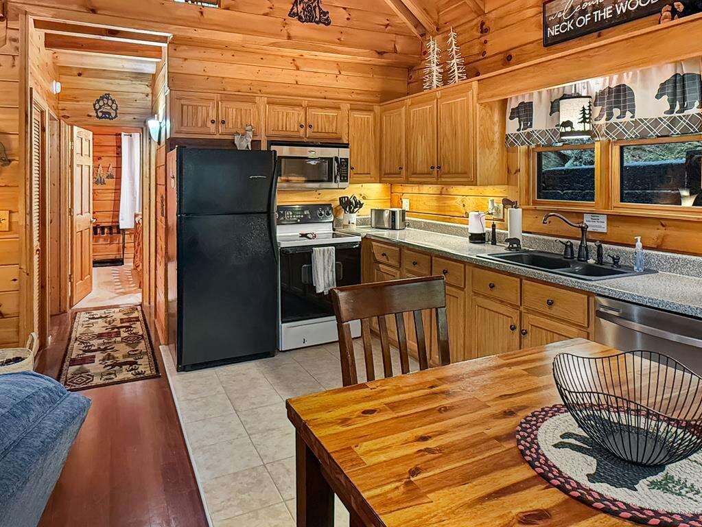 Dining Area & Kitchen Dining Area & Kitchen