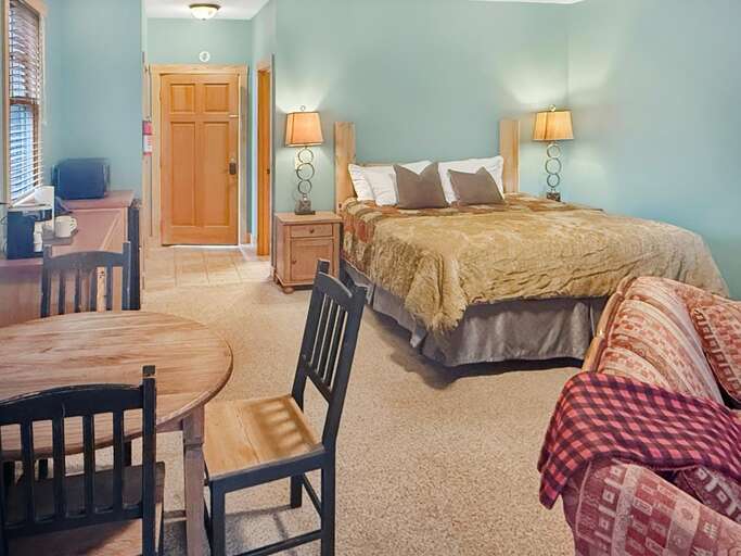 King Bedroom Suite with Kitchenette 2