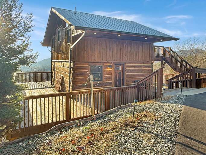 Bear Cove exterior 3