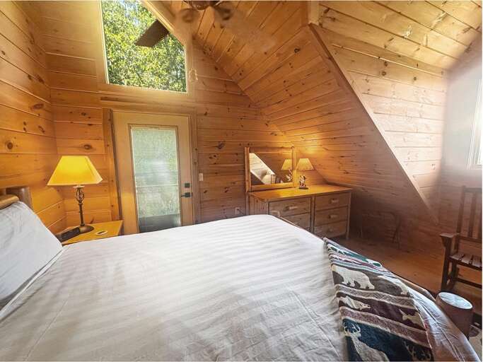 Endless Views - upper right side queen bedroom 2