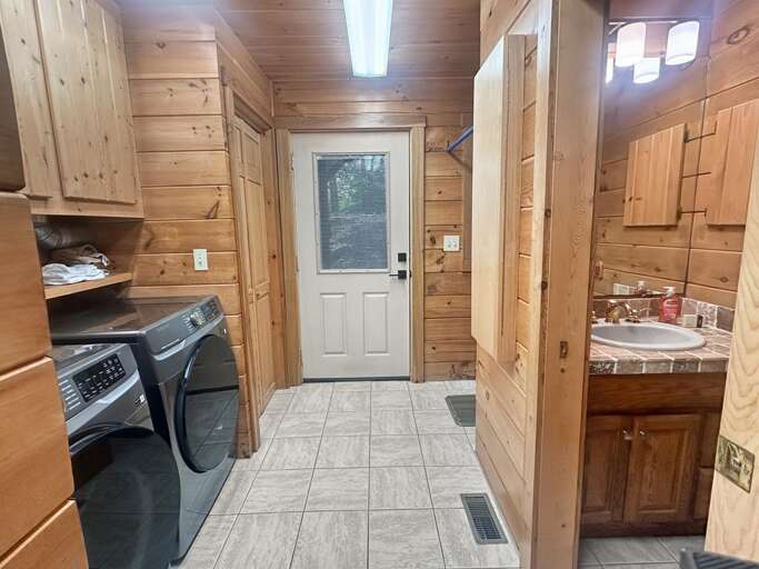 Endless Views - laundry and extra half bath